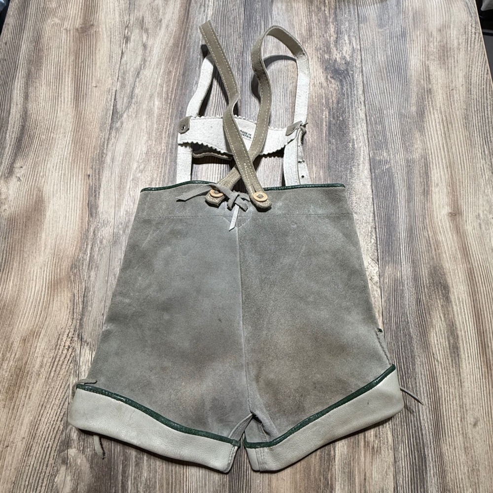 Vintage Made in Austria Lederhosen Kids Grey Suede Leather Trachten Shorts 3/4T - Picture 2 of 6